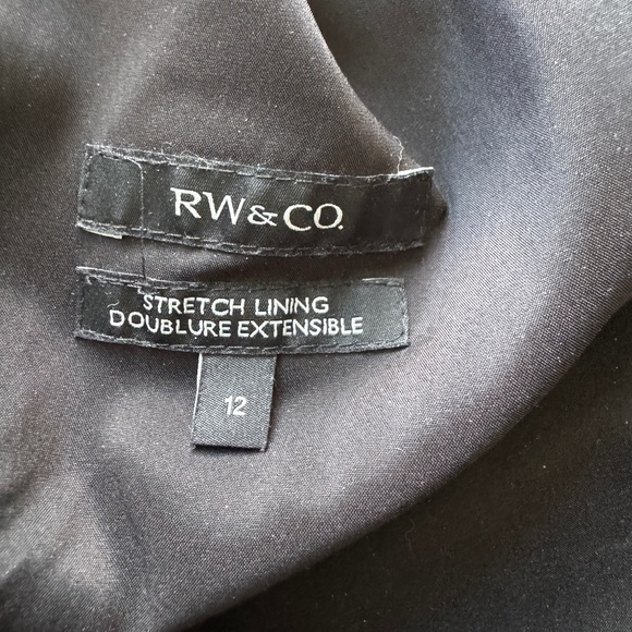 RW&CO - Black Fitted Sleeveless Dress with Floral Lace Details - Picture 11 of 13